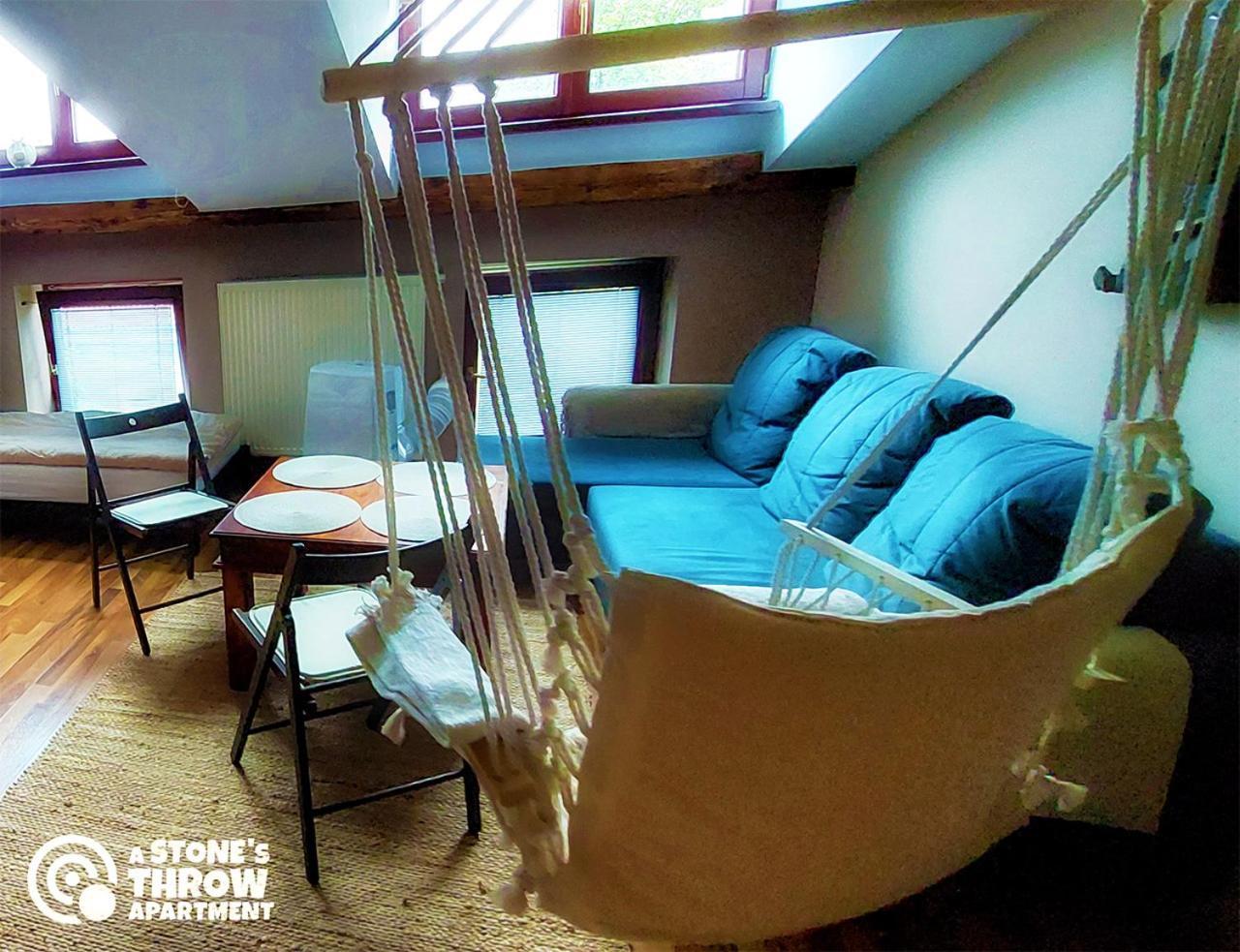 A Stone'S Throw Apartment Krakow Exterior photo